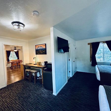Shasta Inn Маунт-Шаста Екстер'єр фото