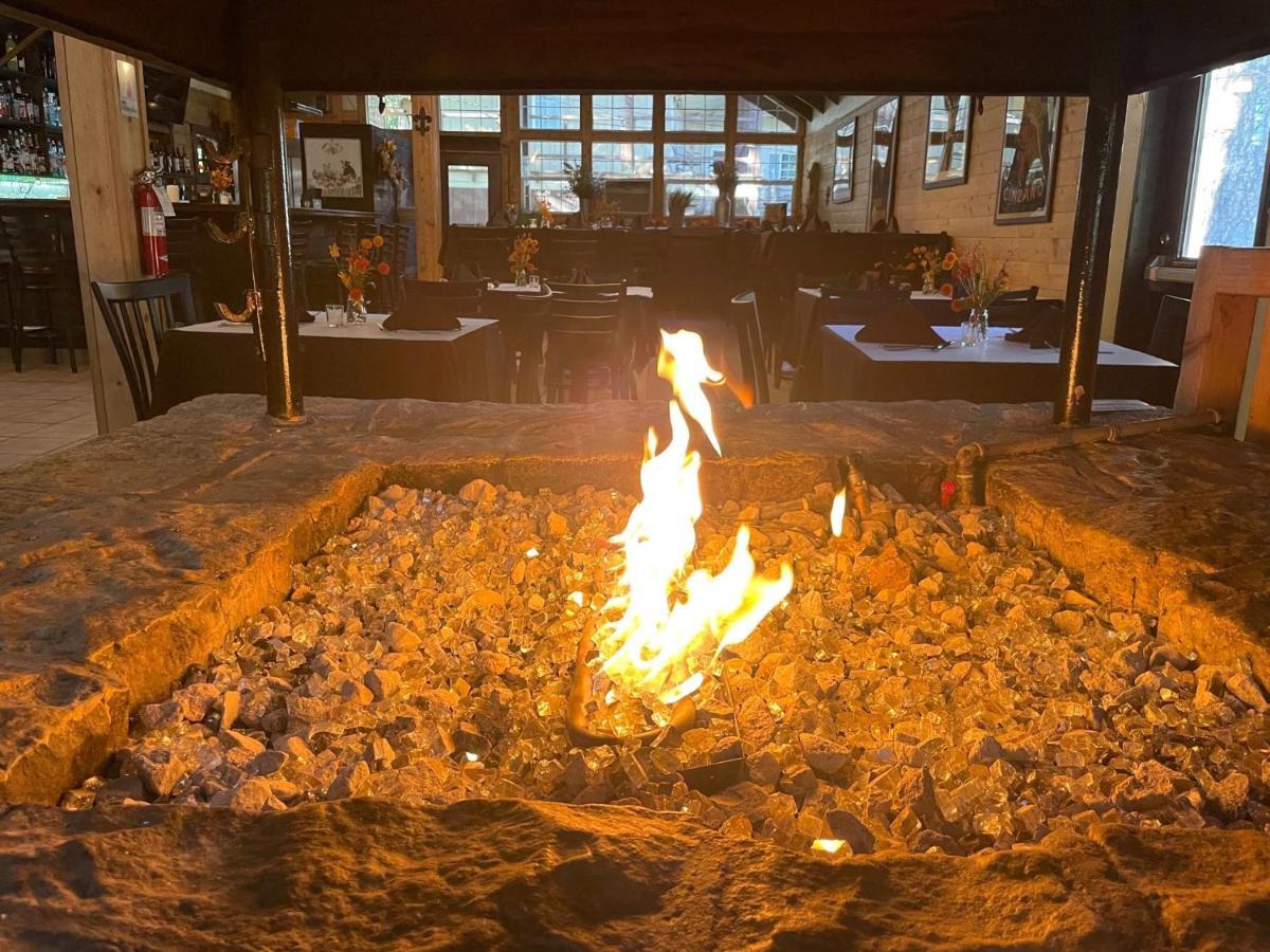 Shasta Inn Маунт-Шаста Екстер'єр фото